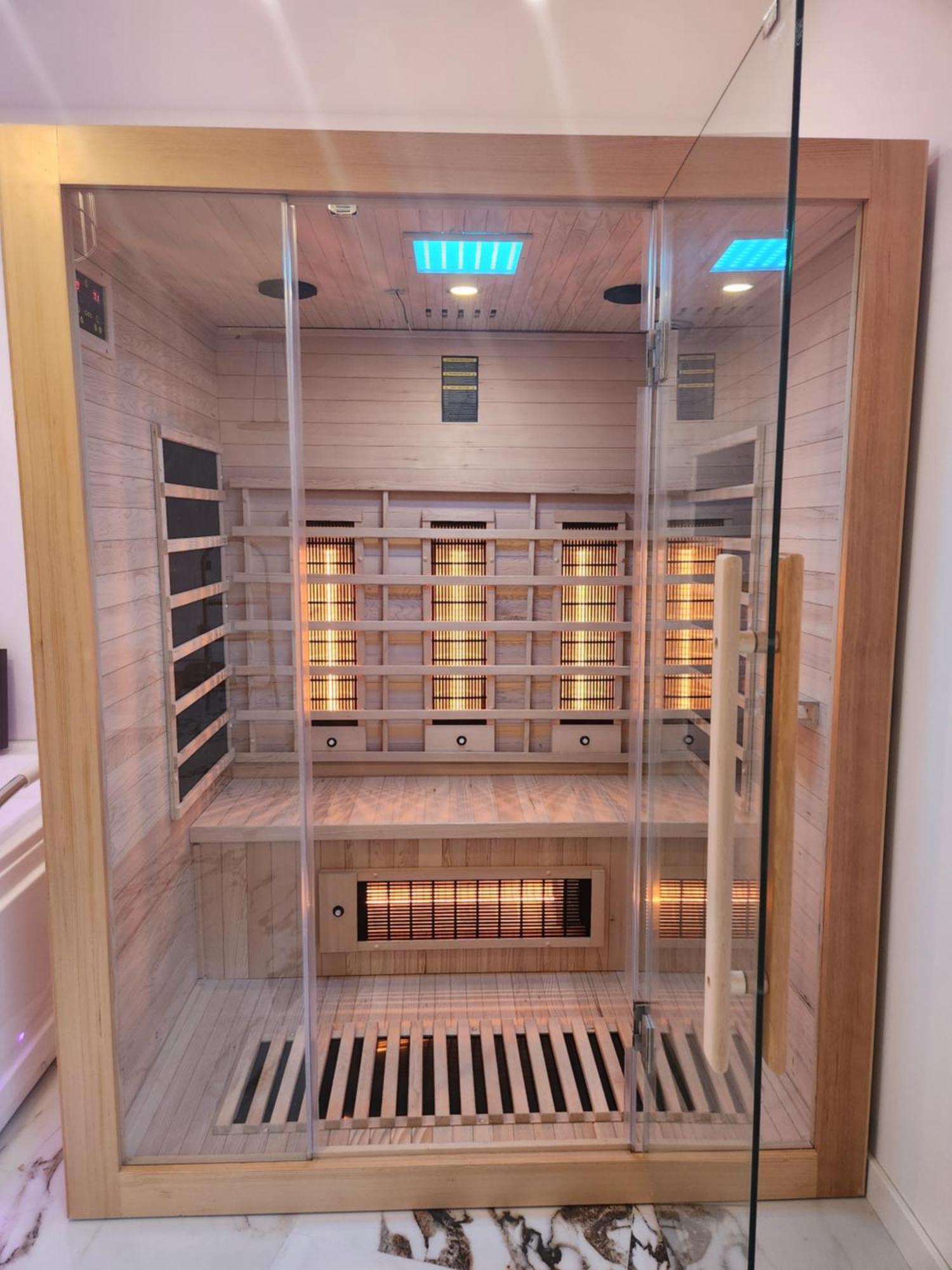 New In Gdansk! Red Room In The Heart Of Gdansk - Bdsm - With A Luxury Jacuzzi And Access To A Sauna المظهر الخارجي الصورة